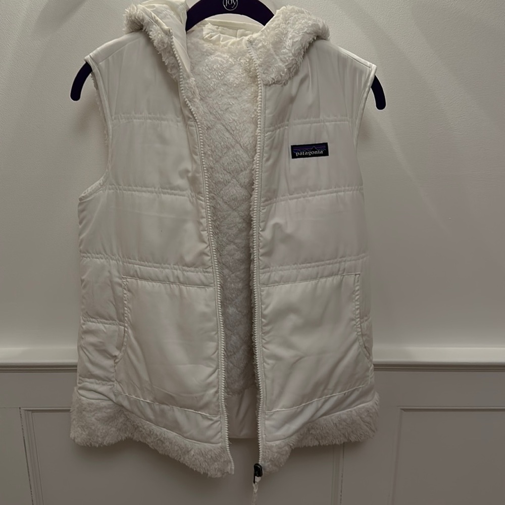 Patagonia reversible woman’s fleece vest size M